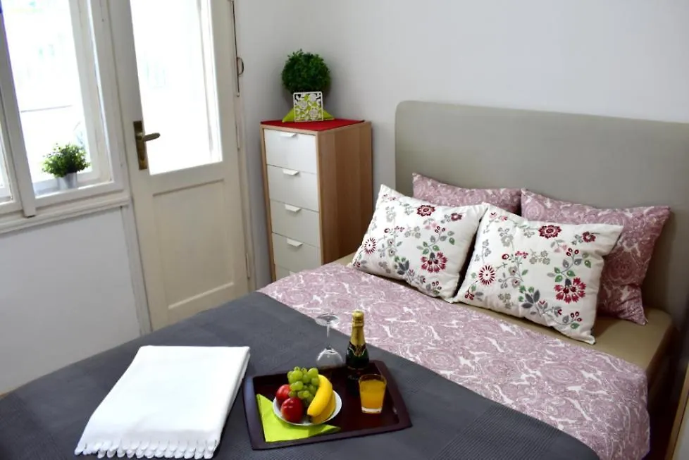 Prague City Centre Apartment Radka1